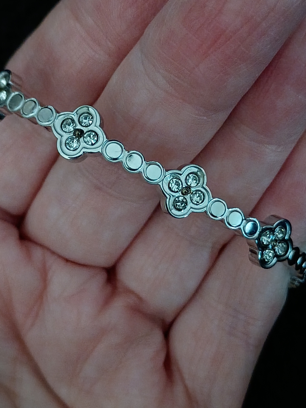 *NWOT* Stainless Steel Silver Crystal Flower Link Bracelet - Silver